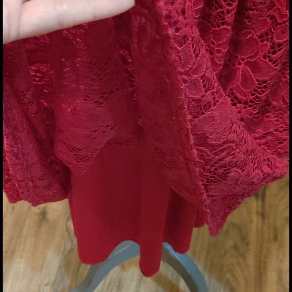 Red dress - Picture 9 of 9